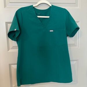 FIGS Hunter Green One Pocket Top